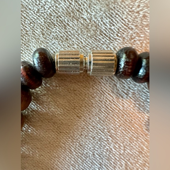 Tiger Vintage Wooden Bead Necklace with screw clasp. Hand carved Tiger bead. EUC - Picture 12 of 16